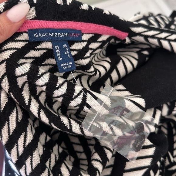 Isaac Mizrahi Cardigan Geometric Black & White Jacquard Sweater Size XS - Picture 8 of 10